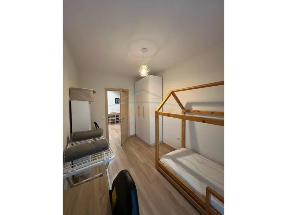 Tirane, jepet me qera apartament 2+1 Kati 4, 77 m² 800 € (Zogu i zi)