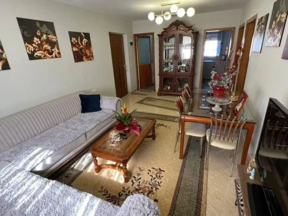 Tirane, jepet me qera apartament 2+1 Kati 2, 74 m² 500 € (Xhamfize Keko)