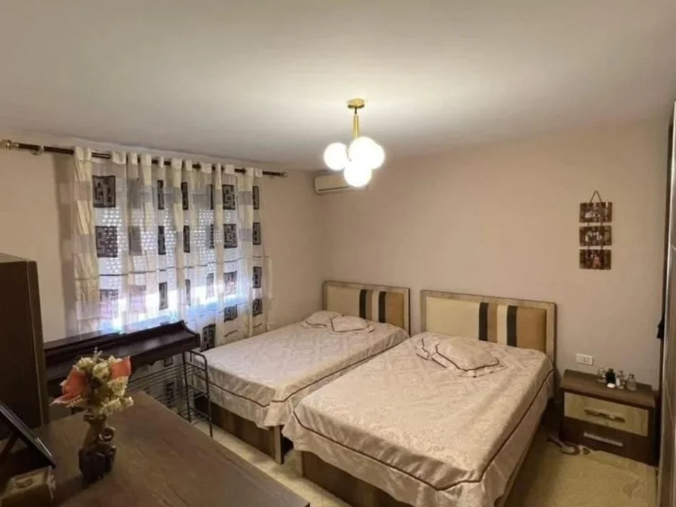 Tirane, jepet me qera apartament 2+1 Kati 2, 74 m² 500 € (Xhamfize Keko)