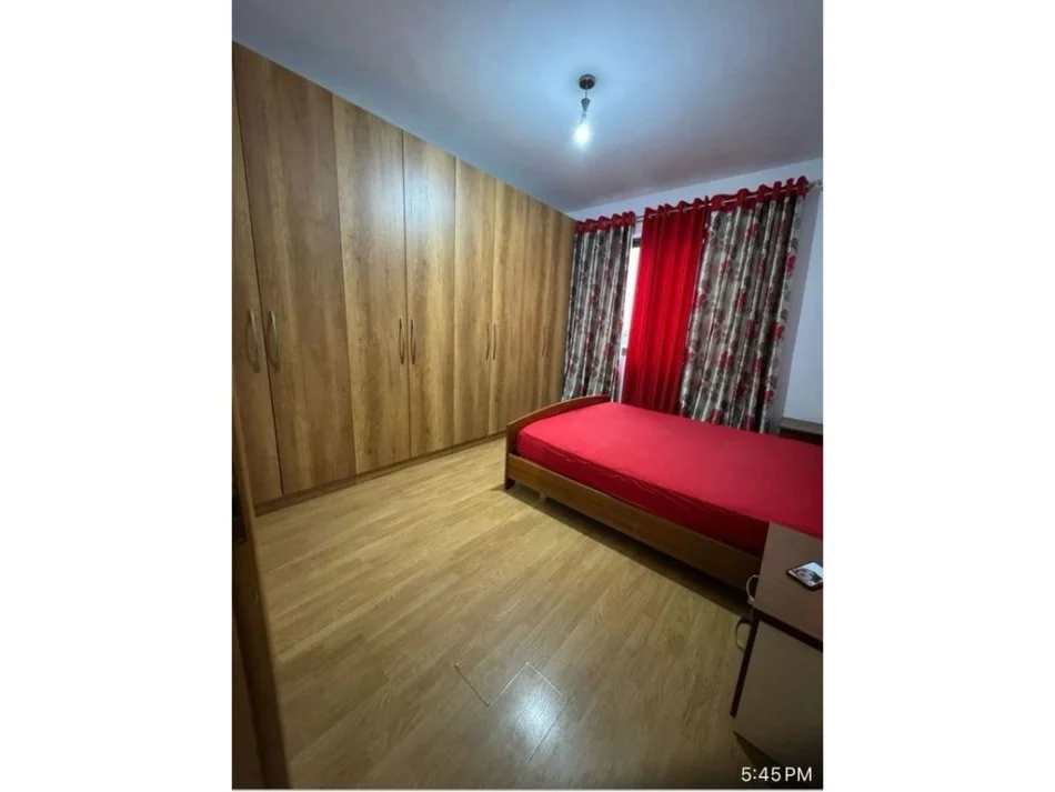 Tirane, jepet me qera apartament 1+1 Kati 3, 78 m² 550 € (Rruga e Dibres)