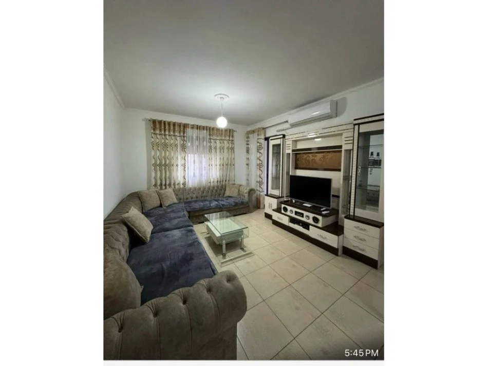 Tirane, jepet me qera apartament 1+1 Kati 3, 78 m² 550 € (Rruga e Dibres)