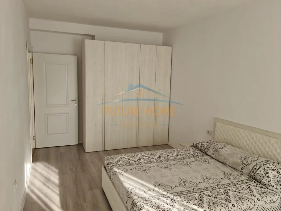 Tirane, jap me qera apartament 1+1 Kati 7, 65 m² 650 € (Rruga e Durresit)