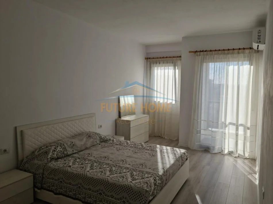 Tirane, jap me qera apartament 1+1 Kati 7, 65 m² 650 € (Rruga e Durresit)