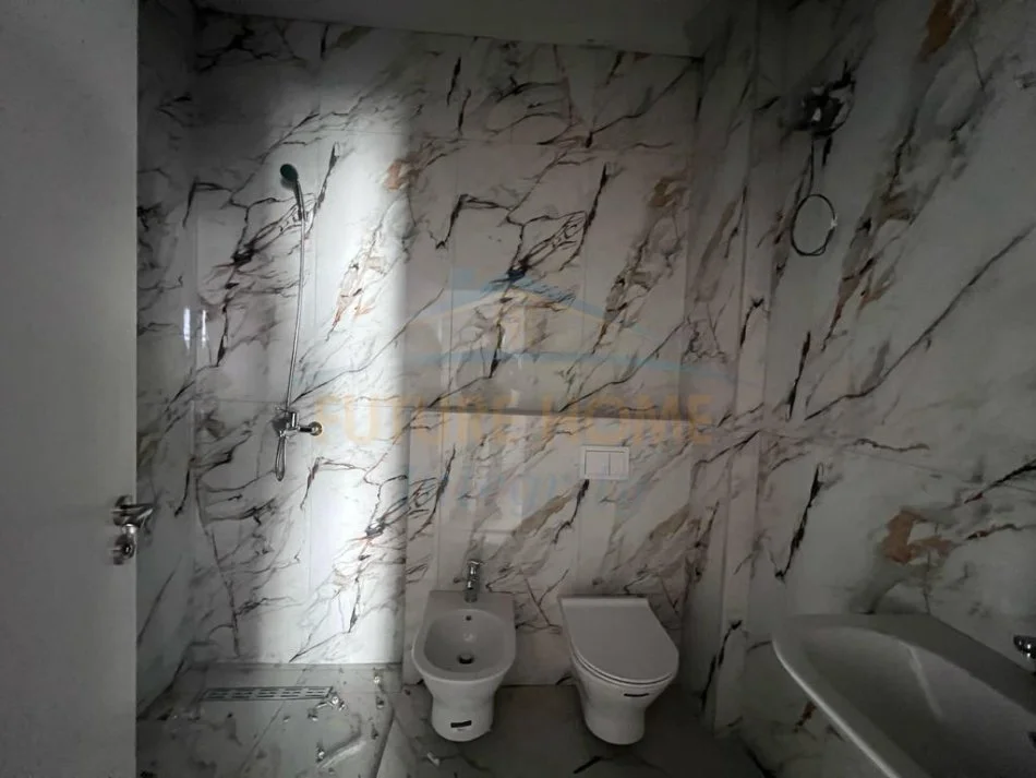 Tirane, shitet apartament 2+1+Ballkon Kati 6, 108 m² 195.000 € 