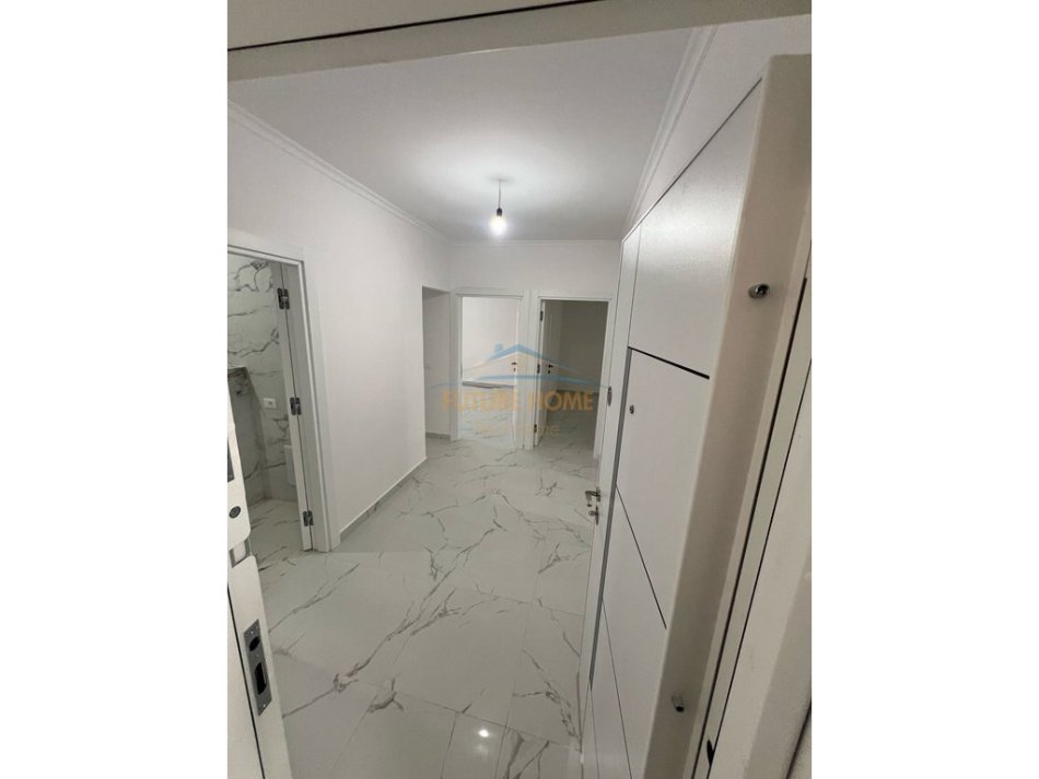 Tirane, jepet me qera apartament 2+1 Kati 1, 73 m² 600 € (Oxhaku, Tirane)