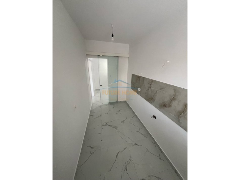 Tirane, jepet me qera apartament 2+1 Kati 1, 73 m² 600 € (Oxhaku, Tirane)