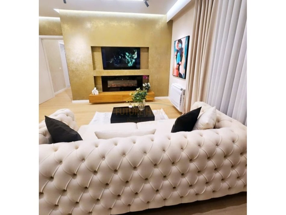 Tirane, shitet 2+1 Kati 3, 106 m² (PAZARI I RI)