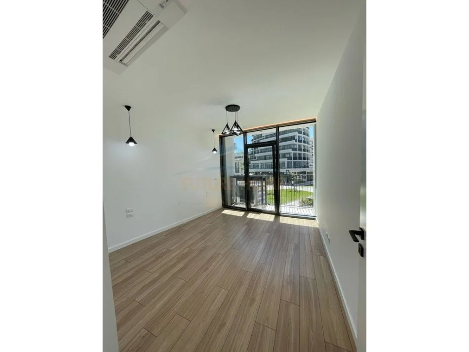Tirane, jepet me qera apartament 1+1 Kati 1, 70 m² 1.000 € (Lake View)