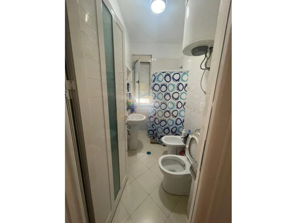 Tirane, shitet apartament 3+1+Ballkon Kati 8, 107 m² 135.000 € 