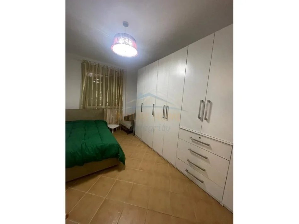 Tirane, shitet apartament 3+1+Ballkon Kati 8, 107 m² 135.000 € 