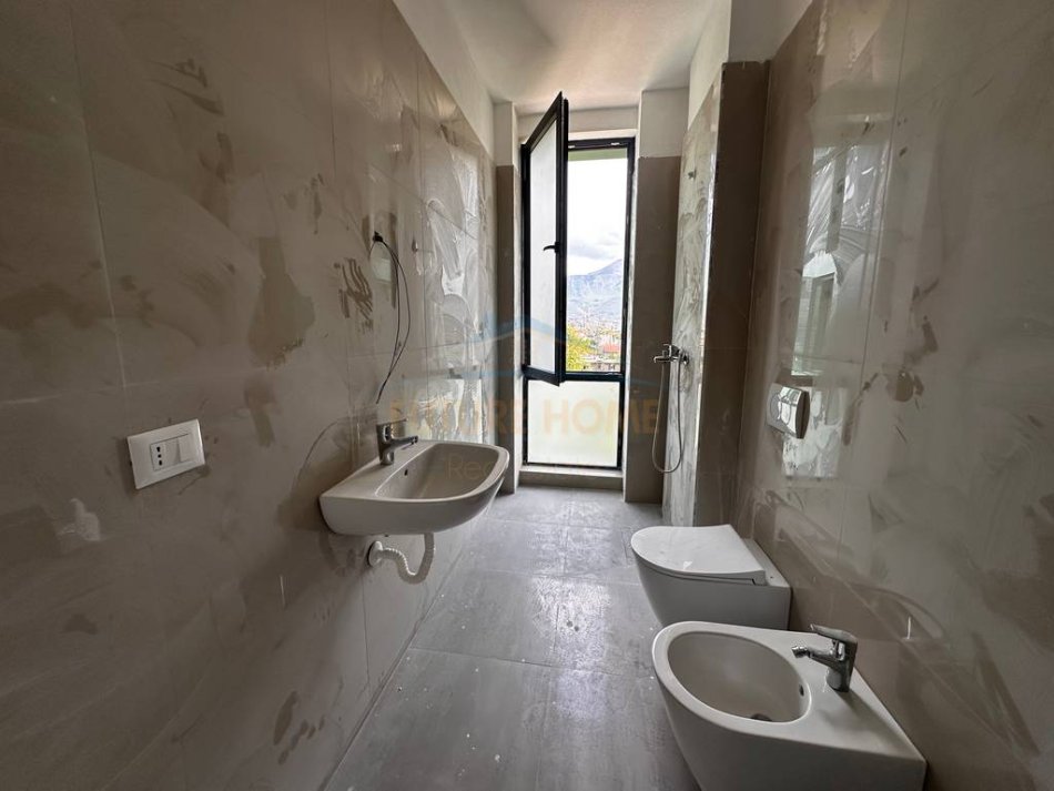 Tirane, shes apartament 1+1+Ballkon Kati 3, 78 m² 163.000 € (Jordan Misja)