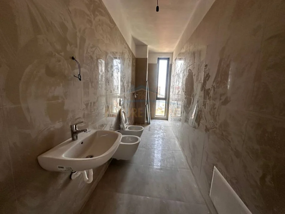 Tirane, shitet apartament 1+1 Kati 9, 80 m² 175.000 € (Jordan Misja)