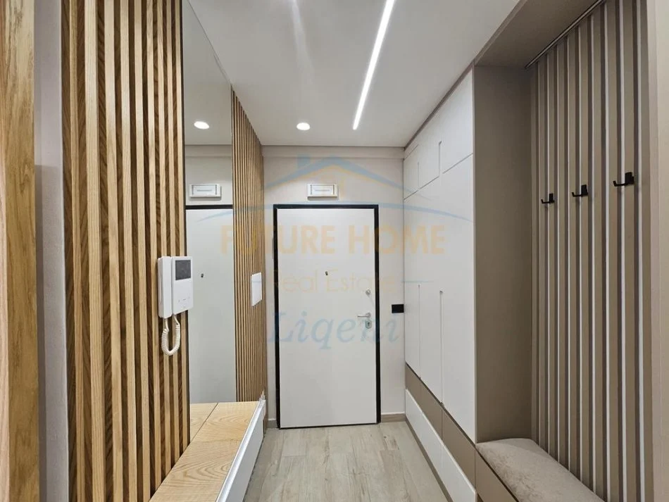 Tirane, jepet me qera apartament 2+1 Kati 2, 133 m² 1.500 € (Sauk)