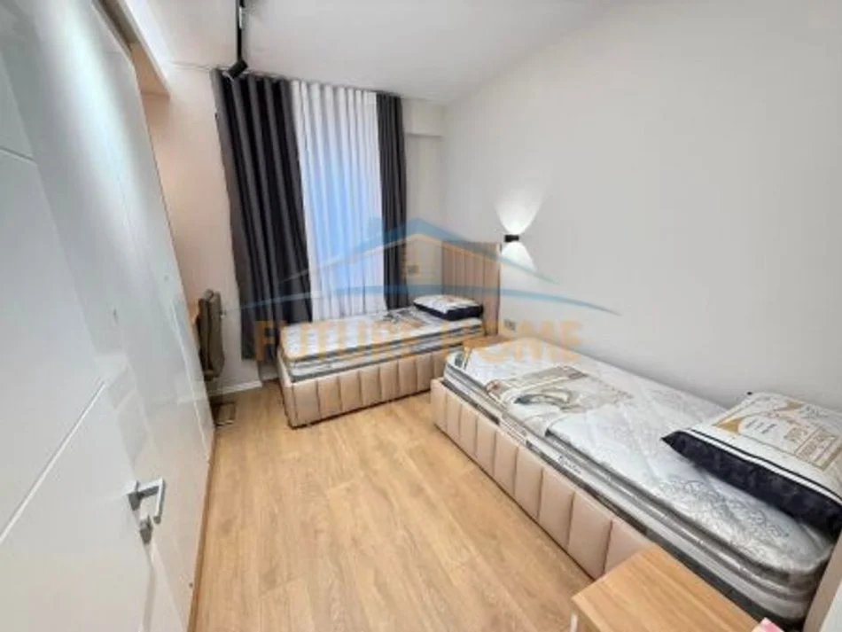 Tirane, jepet me qera apartament 2+1 Kati 2, 120 m² 800 € (Liqeni i Thate)