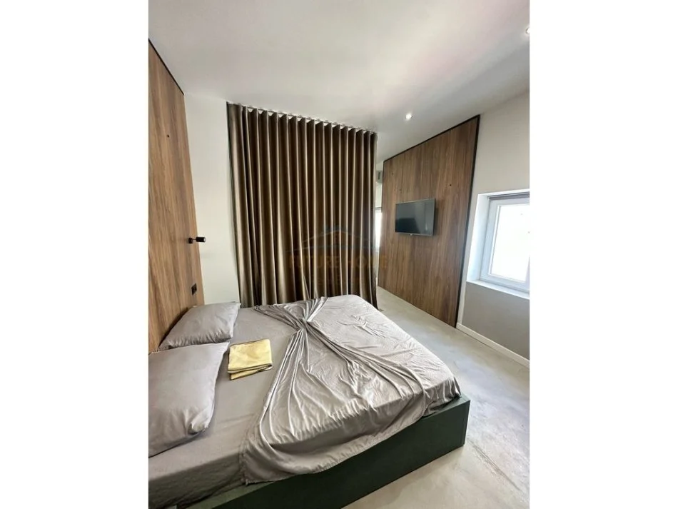 Tirane, shitet apartament 1+1 Kati 5, 73 m² 220.000 € (Shallvaret)