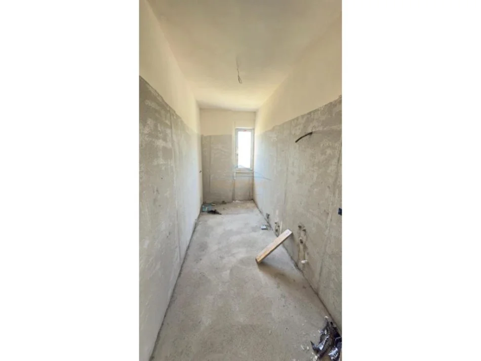 Tirane, shitet apartament 1+1 Kati 2, 81 m² 89.000 € (Paskuqan)