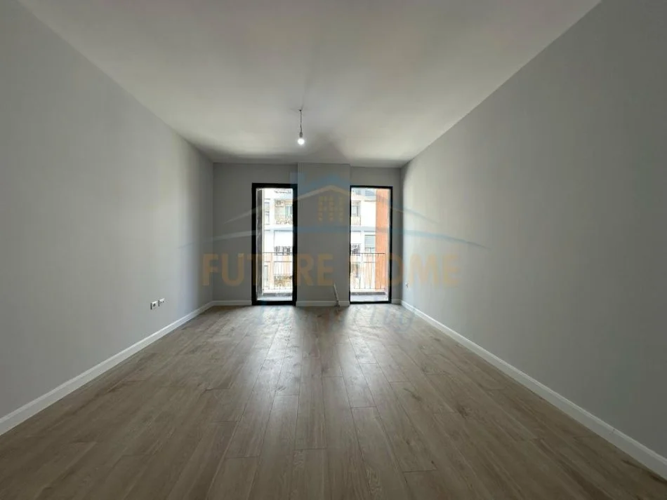 Tirane, shitet apartament 2+1+Ballkon Kati 6, 109 m² 195.000 € (Spitalet)