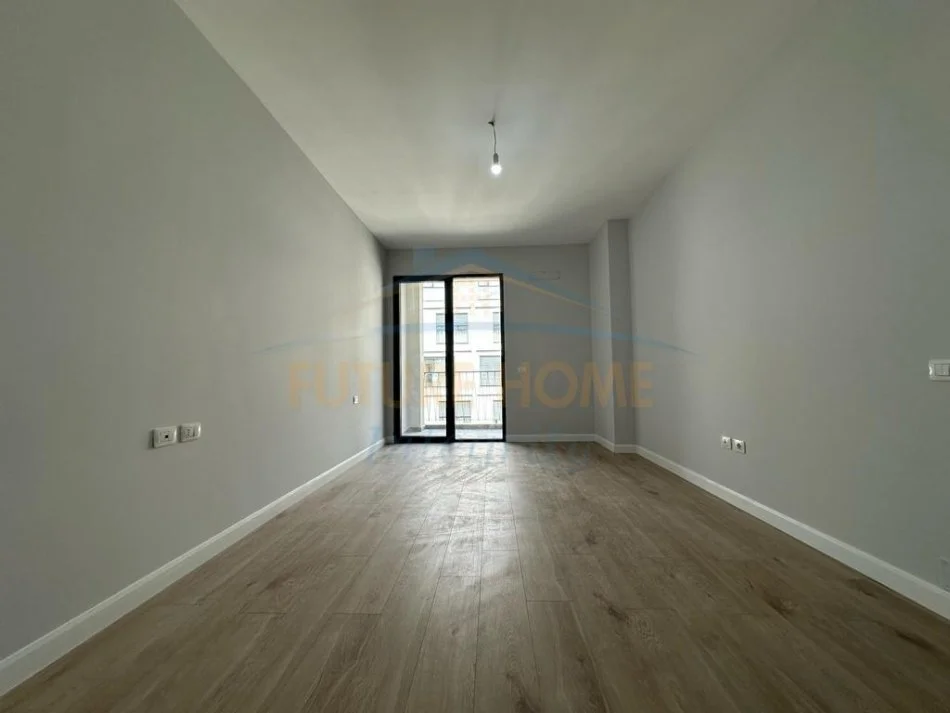 Tirane, shitet apartament 2+1+Ballkon Kati 6, 109 m² 195.000 € (Spitalet)