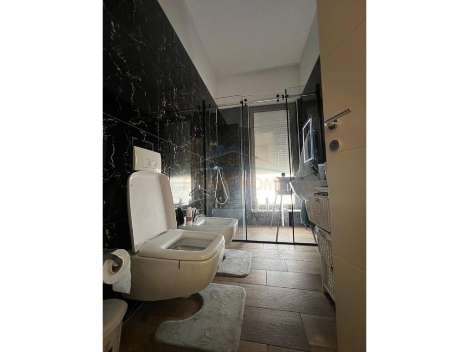Tirane, shitet apartament 2+1 Kati 5, 121 m² 365.000 € (KOMPLEKSI DELIJORGJI)