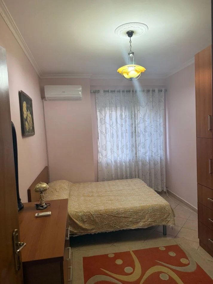 Tirane, jepet me qera apartament 2+1+Aneks+Ballkon Kati 4, 100 m² 450 € (Teodor Keko)