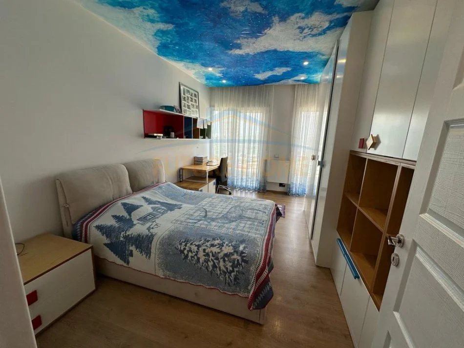 Tirane, shitet apartament 3+1 Kati 6, 151 m² 365.000 € (Liqeni i Thate)
