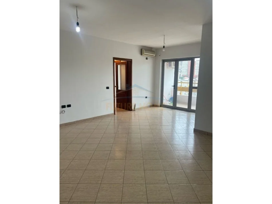 Tirane, jepet me qera apartament 2+1 Kati 6, 100 m² 500 € 