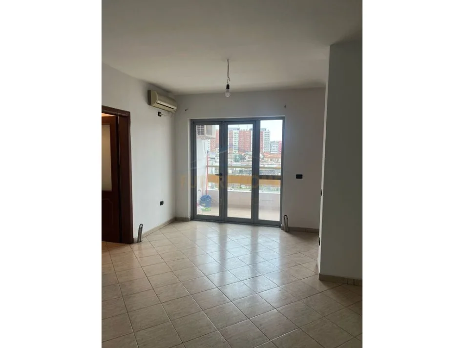 Tirane, jepet me qera apartament 2+1 Kati 6, 100 m² 500 € 