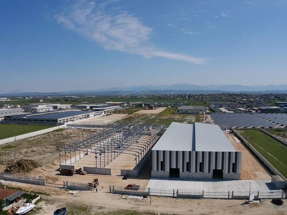 Durres, jepet me qera ambjent biznesi Kati 0, 5.000 m² 15.000 € (Spitalle - Durres)