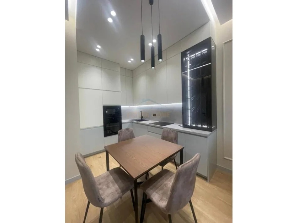 Tirane, jap me qera apartament 1+1 Kati 5, 76 m² 850 € (Rruga e Kavajes)