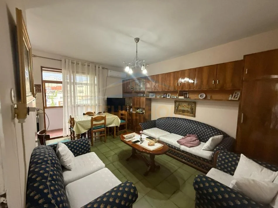 Tirane, jepet me qera apartament 2+1 Kati 5, 68 m² 550 € (Mine Peza)