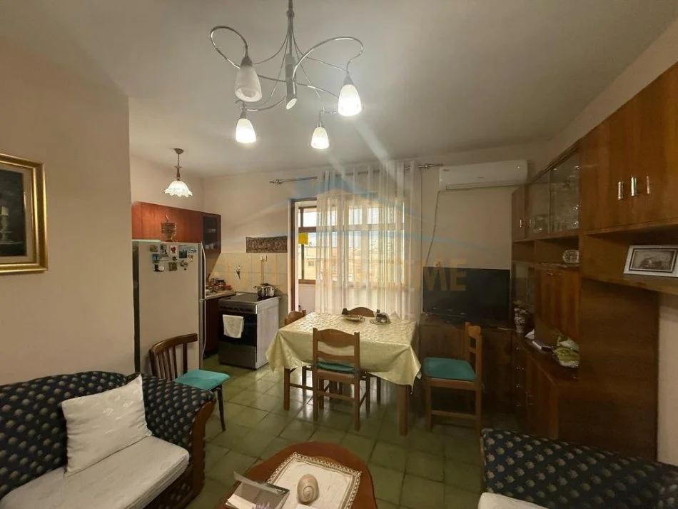 Tirane, jepet me qera apartament 2+1 Kati 5, 68 m² 550 € (Mine Peza)