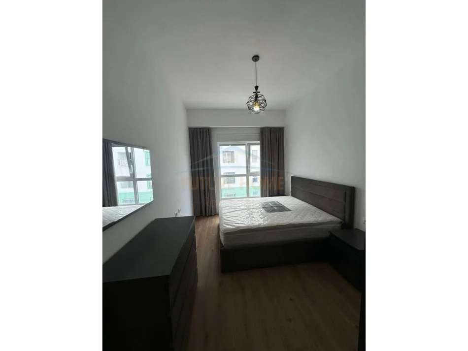 Tirane, jepet me qera apartament 1+1 Kati 4, 58 m² 390 € (Ali Demi)
