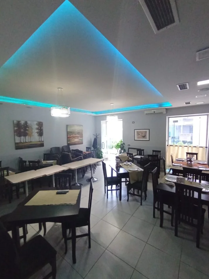 Tirane, jepet me qera ambjent biznesi Kati 0, 82 m² 1.000 € (Stadiumi Dinamo)