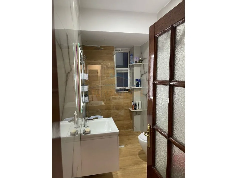 Durres, shitet apartament 2+1 Kati 3, 73 m² 120.000 € (Prane Markates, Durrës)