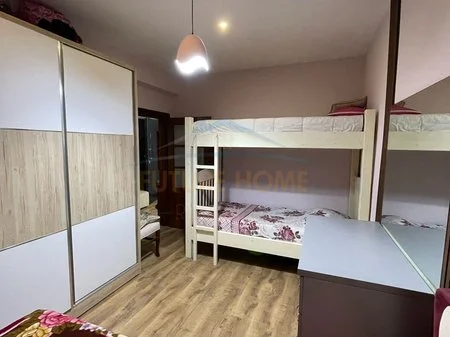 Durres, shitet apartament 2+1 Kati 3, 74 m² 120.000 € (Prane Markates,Durres)