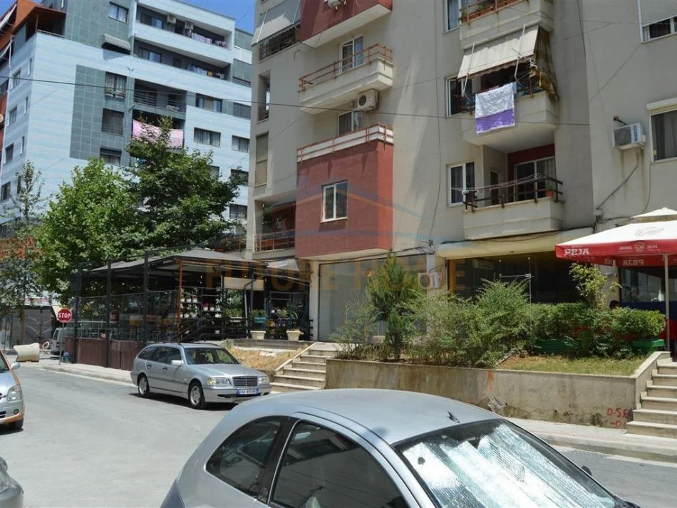 Tirane, jepet me qera apartament 2+1 Kati 1, 105 m² 3.500 € (Misto Mame, Tiranë.)