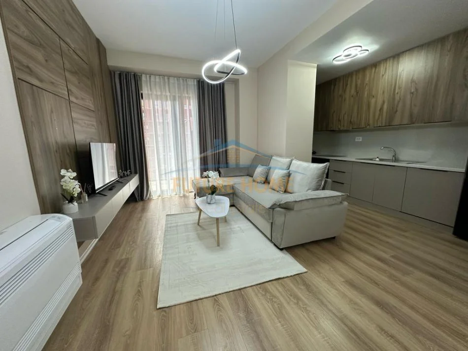 Tirane, shitet 1+1+Ballkon , 215.000 € 