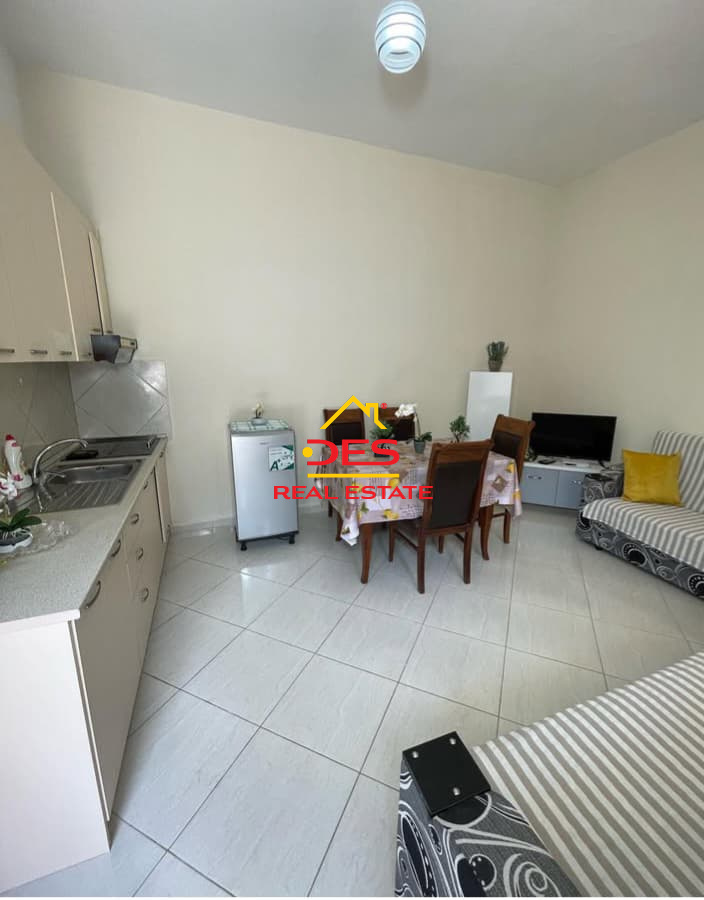 Vlore, jepet me qera shtepi 1+1+Ballkon Kati 0, 80 m² 280 € (Rruga Çamëria)