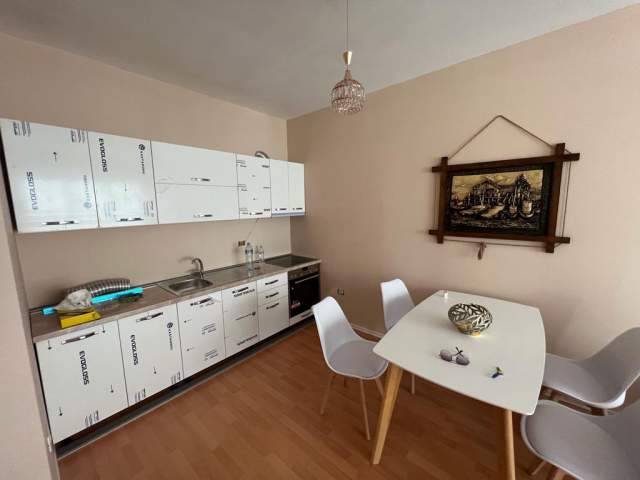 Tirane, jepet me qera apartament 2+1+A+BLK Kati 1, 100 m² 550 Euro (kongresi manastirit)