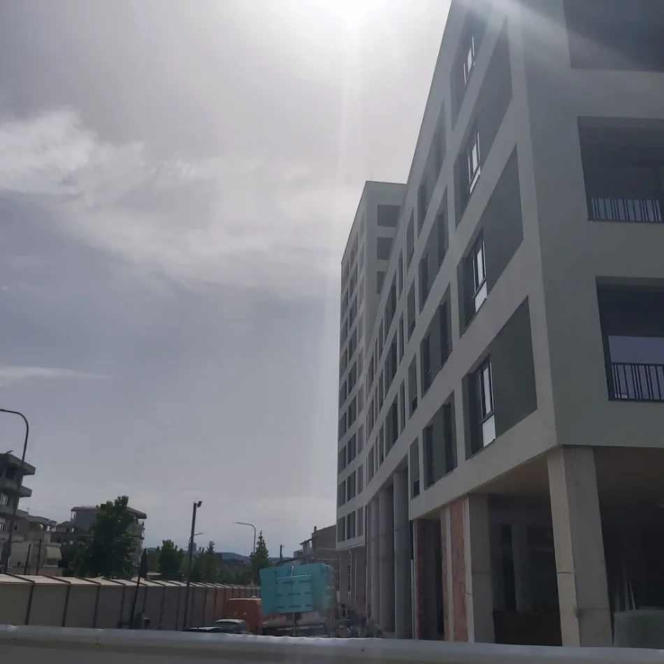 Tirane, shitet nga Pronari, pa-komision apartament Kati 4, 105 m² (Rruga Kokonozeve, Porcelan)