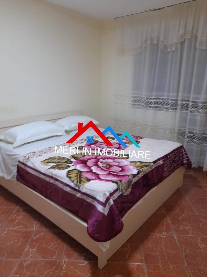 Tirane, jepet me qera apartament 2+1+Ballkon Kati 1, 80 m² 420 € (Rruga Sytki Çiço)