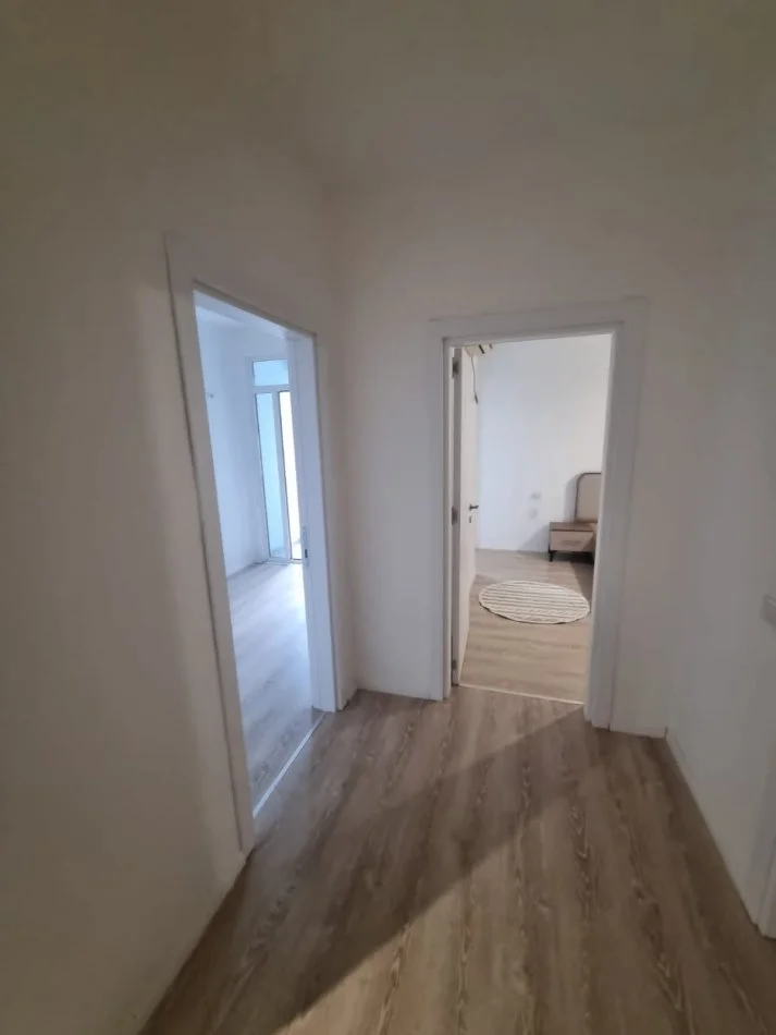 Tirane, jepet me qera apartament 2+1 Kati 7, 90 m² 650 € (Rruga ndre mjeda)