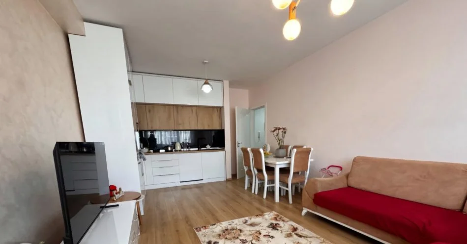 Tirane, jepet me qera apartament 2+1+Ballkon Kati 6, 90 m² 620 € (rruga 5 Maj)