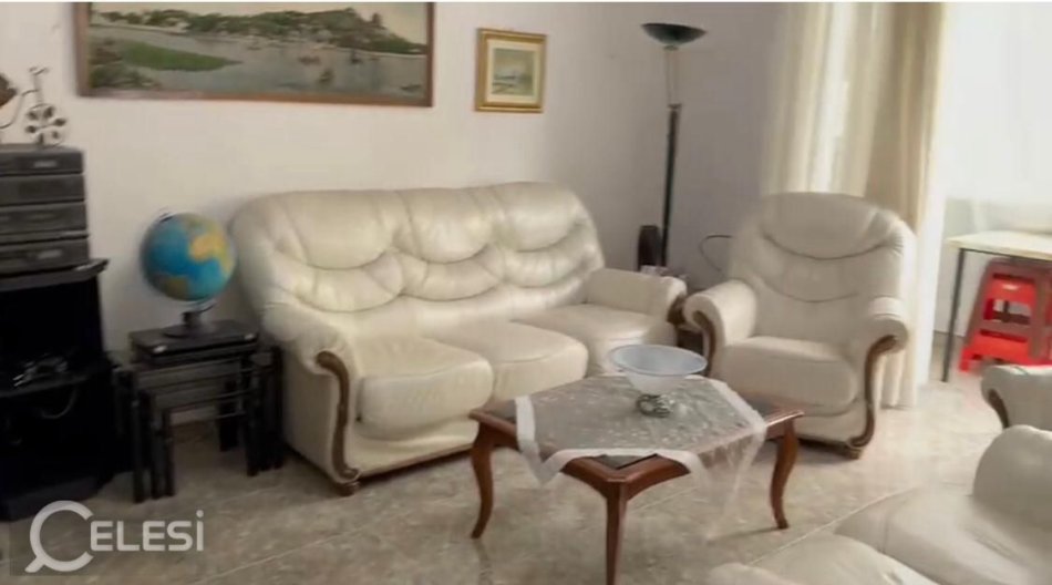 Tirane, jepet me qera apartament 2+1+Ballkon Kati 4, 72 m² 450 € (RRUGA E DIBRES)