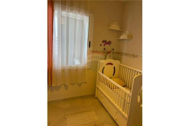 Tirane, shitet apartament 2+1 95.000 Euro (Astir)