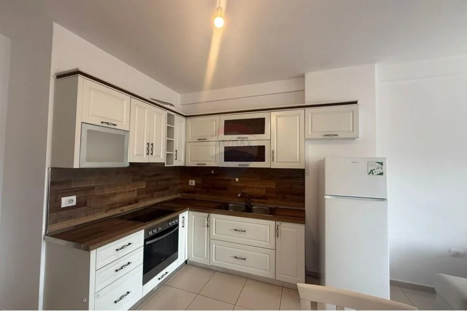 Tirane, jepet me qera apartament , 100 m² 550 € (Teodor Keko)