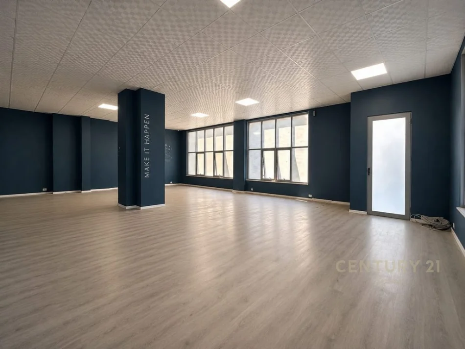 Tirane, shes ambjent biznesi Kati 1, 240 m² 600.000 € (Rruga Bardhyl)