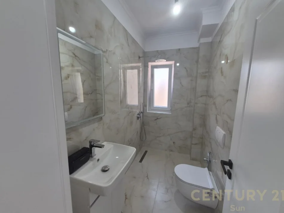 Tirane, shes apartament 1+1 Kati 3, 61 m² 160.000 € (Rruga Thanas Ziko)