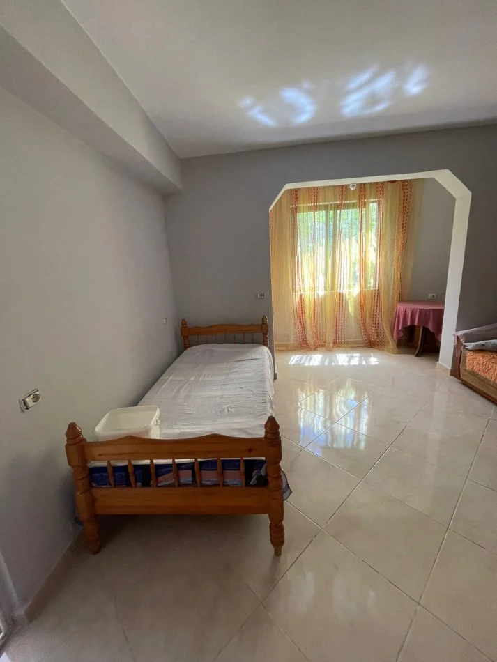 Tirane, jepet me qera Vile 2+1 Kati 1, 100 m² 350 € (Selitë)