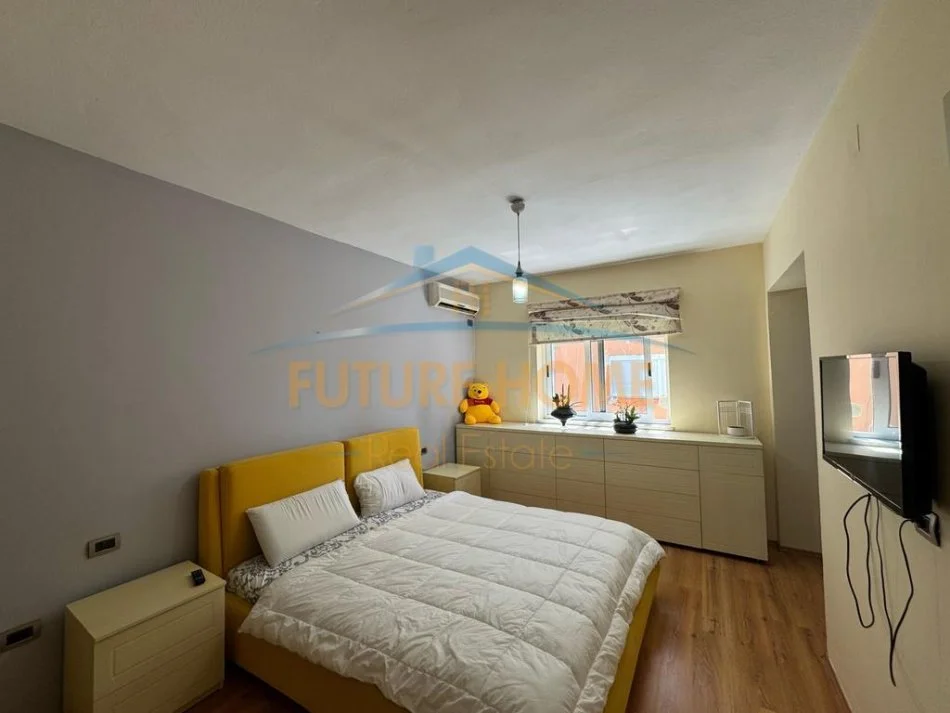 Tirane, jepet me qera 2+1+Ballkon Kati 2, 85 m² 750 € (Komuna e Parisit)